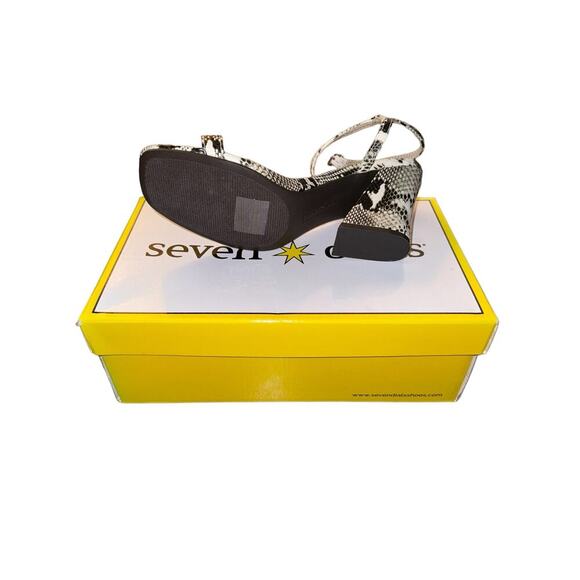 Seven Dials Sandal Ankle Strap Heels Black White Snake Print Size 8M - Picture 3 of 6